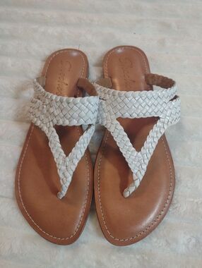 Skechers Women's 7 Genuine Leather Sandals Flip Flops Thongs Woven White